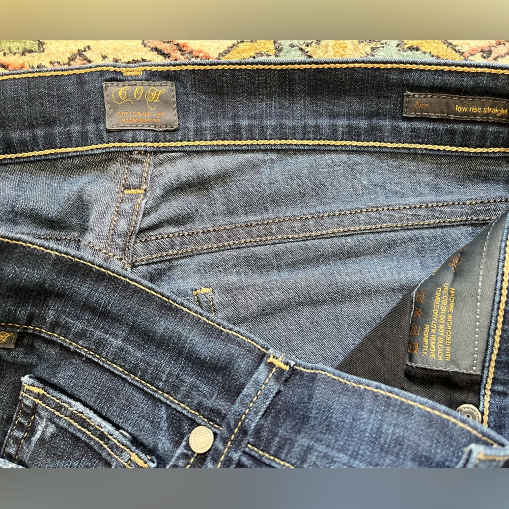 Citizens of humanity dark wash ultrasoft low rise straight leg jeans. 28. - Picture 5 of 6